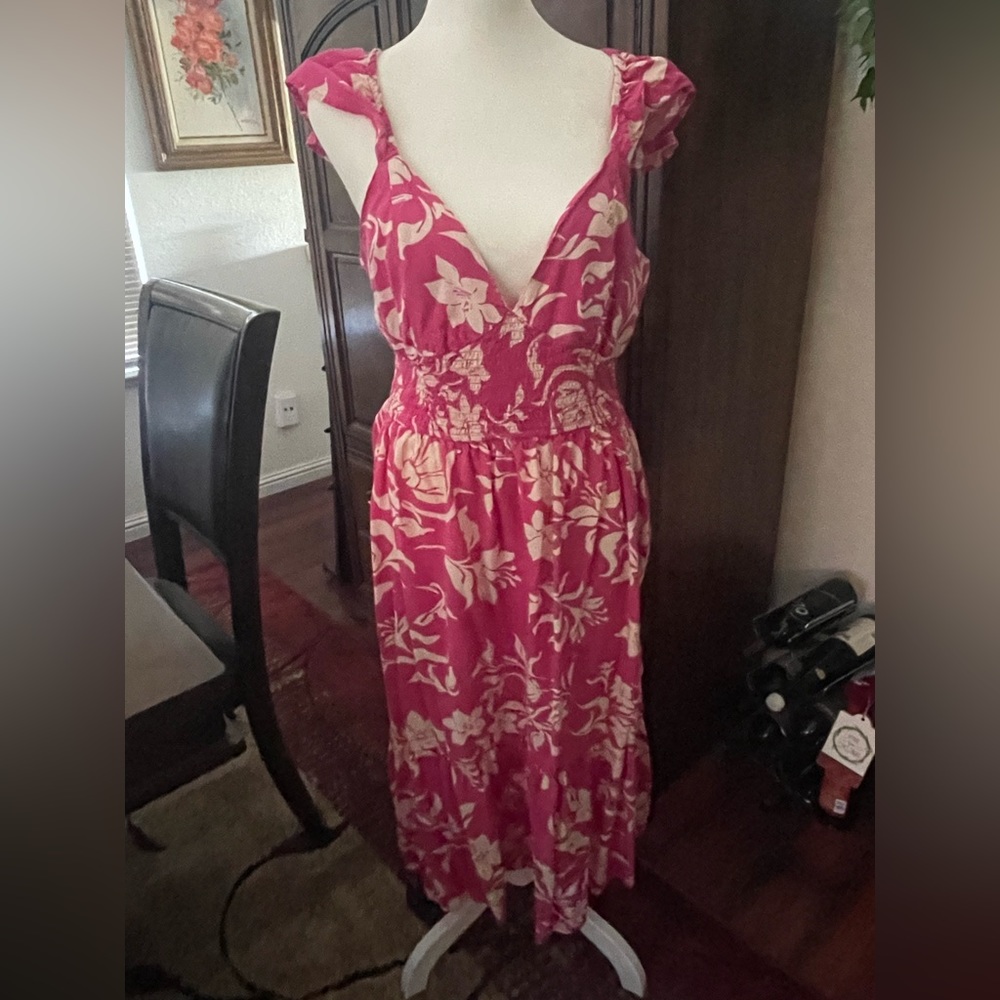 Pretty pink Hawwain print dress.